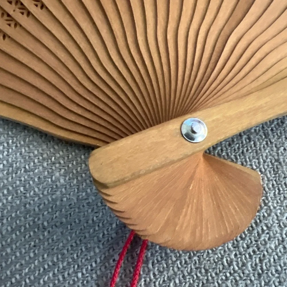 Bamboo Hand Fan with Panda Design - Picture 3 of 7